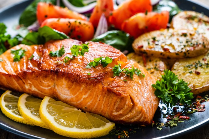 Grilinta lašiša. Nuotrauka iš Shutterstock.